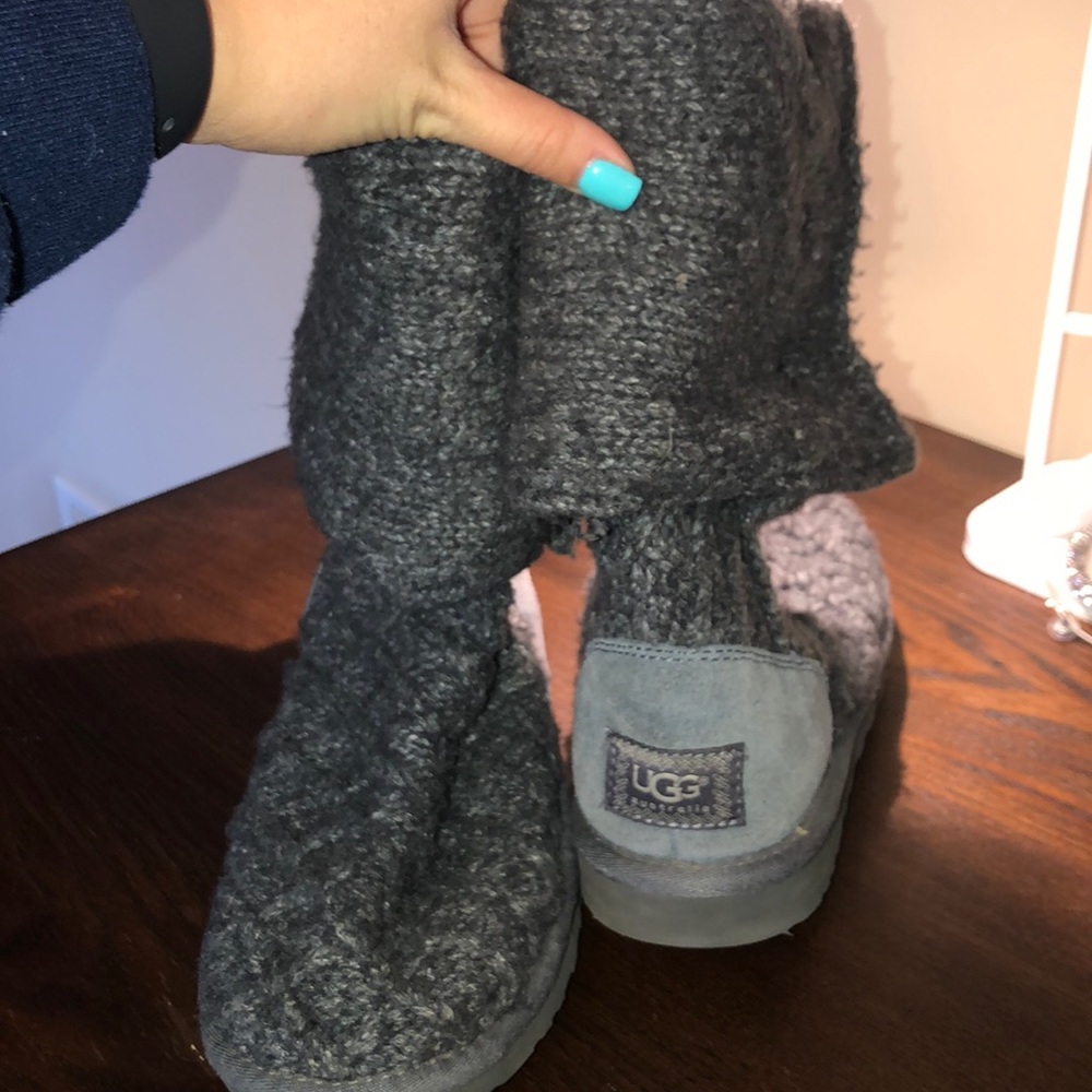 Gray knit uggs